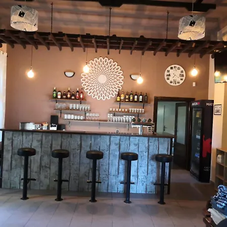 Ubytovani A Restaurace Na Ptackovne. Vendégház *